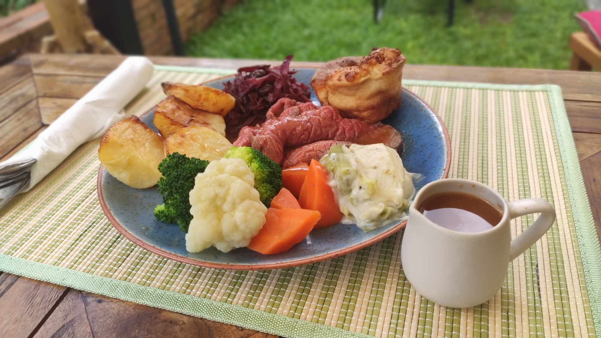 Sunday roast, slow-smoked BBQ, and seasonal flavor